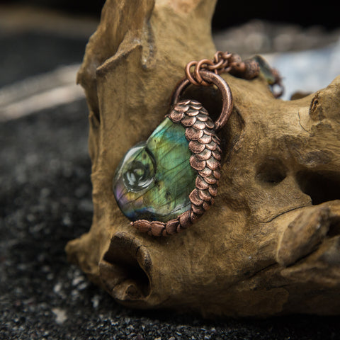 Scaled | Carved Labradorite Shell